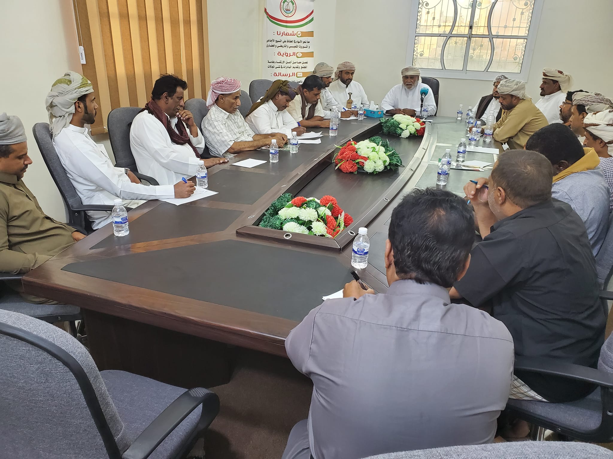 لجنة الاعتصام السلمي في محافظة المهرة تعقد اجتماعا استثنائيا لمناقشة اخر المستجدات
